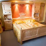 Sonnenbichl Hotell 2*