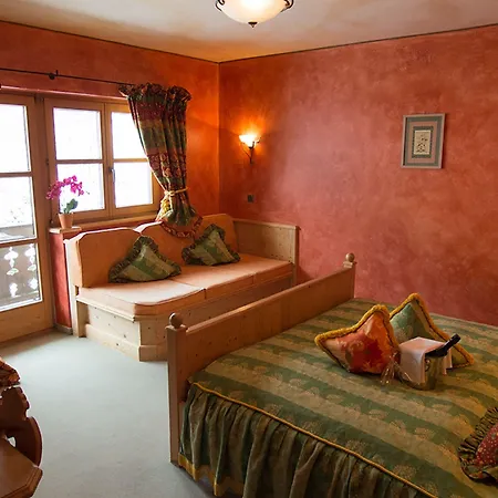 Hotel Sonnenbichl 2*