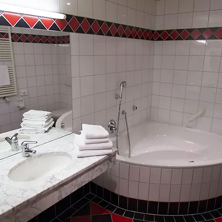 Hotel Sonnenbichl 2*